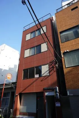 ニュー飯田橋ビルの外観
