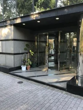 新宿御苑ビルの外観