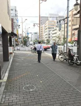 一直ビルの外観