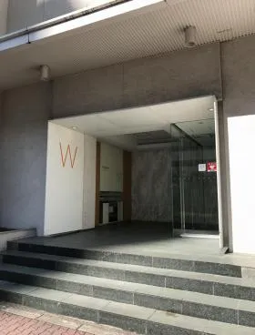 ビジョナリーⅥビルの外観