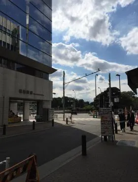 トーシン信濃町駅前ビルの外観