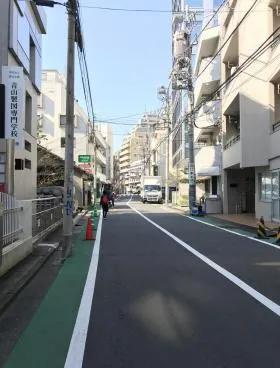 12MONTHSビルの外観