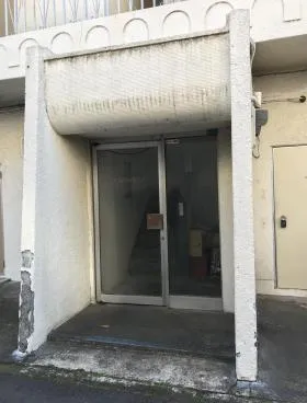 ワールドハイツビルの外観