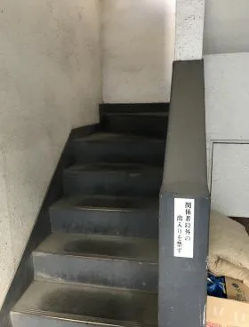 ワールドハイツビルの外観