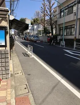 アイエヌビルの外観