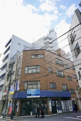 玉起屋ビルの外観