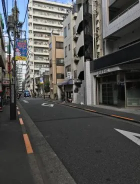 玉起屋ビルの外観