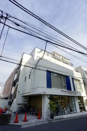 A&Uビルの外観
