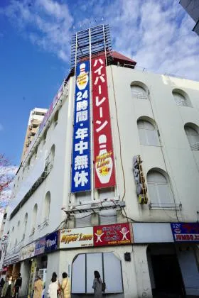 D-BOXビルの外観