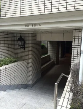 OS’85ビルの外観