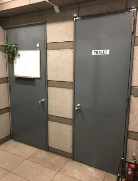 丸華ビルの外観