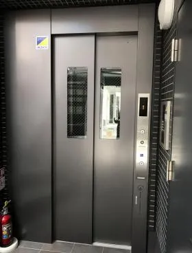 エターナル新富ビルの外観