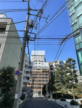 MORE EXCELLENCE ビルの外観