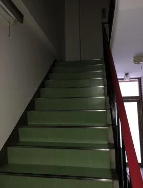 弥彦ビルの外観