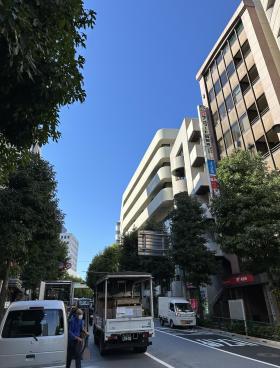 東ビルの外観