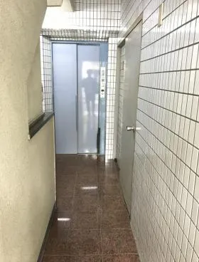 畠山ビルの外観