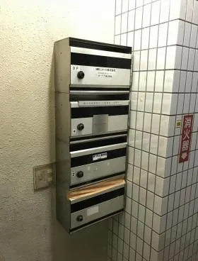 畠山ビルの外観