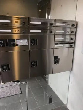カルロ四谷ビルの外観