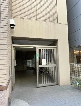 RECビルの外観