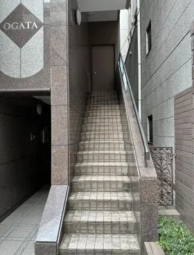 オガタビルの外観