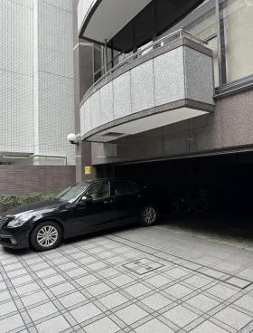 オガタビルの外観