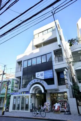 第6鶴水ビルの外観