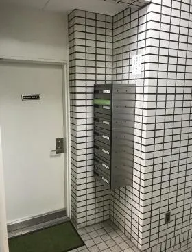 第6鶴水ビルの外観