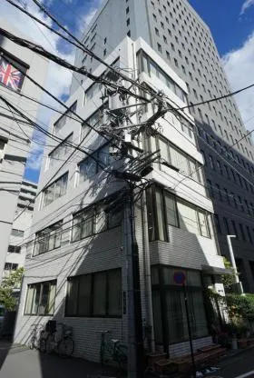 芝ホワイトビルの外観