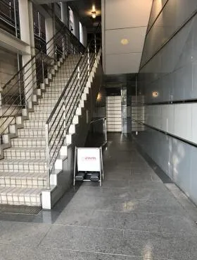 モードコスモスビルの外観