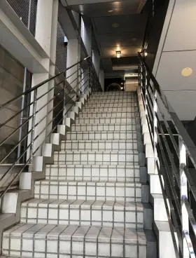 モードコスモスビルの外観