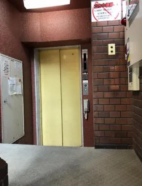 紫光ビルの外観