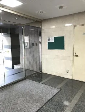 AKビルの外観