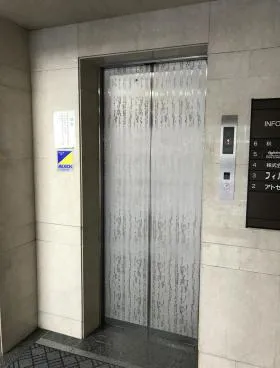 AKビルの外観