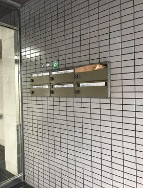 AKビルの外観