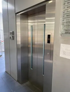 ルミナスビルの外観