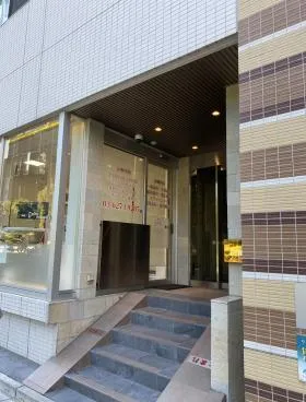 リバーレ東新宿ビルの外観