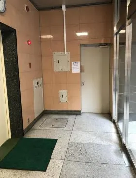 奈良部ビルの外観