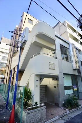 第二育真ビルの外観