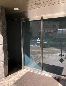 コレクションビルの外観