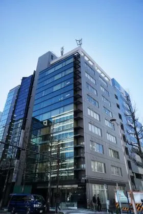 いちご人形町ビルの外観