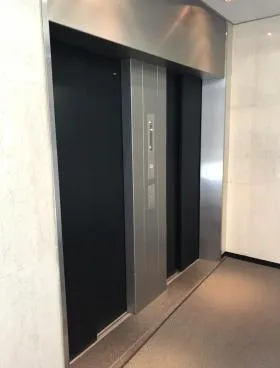 いちご人形町ビルの外観