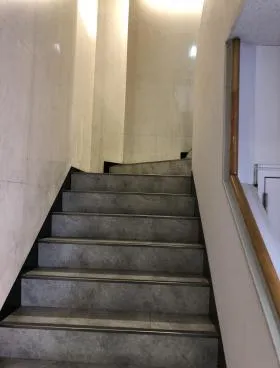 いちご人形町ビルの外観
