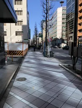 いちご人形町ビルの外観