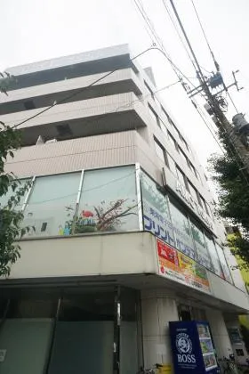 スポーツプラザビルの外観