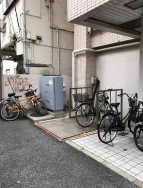 スポーツプラザビルの外観