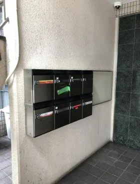 山貴ビルの外観