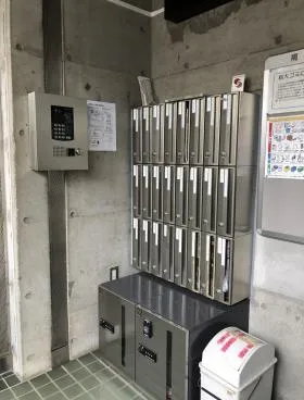 クレスタ・マルミビルの外観