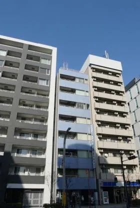 藍熊ビルの外観
