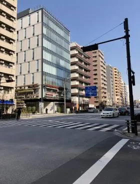 藍熊ビルの外観
