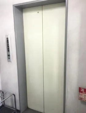 大塚ビルの外観